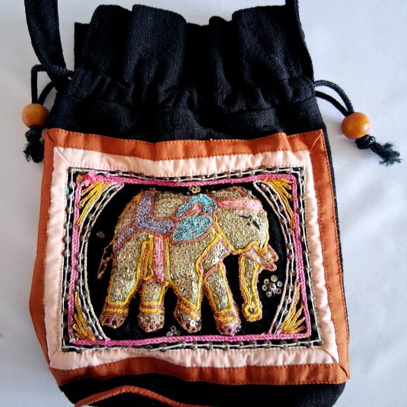 Black Canvas Sequined Elephant Purse - Picture 1 of 10